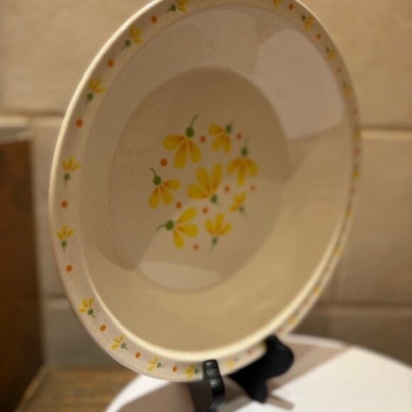 Arklow Brendan Erin Stone Buttercups Rimmed Serving Bowl 10" x 10" - Picture 2 of 8